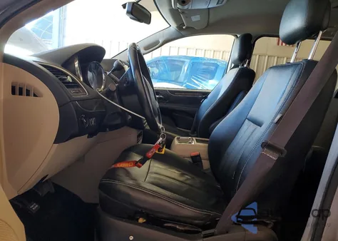 2016 Chrysler Town & Country Touring из США, поврежденный, VIN 2C4RC1BG8GR291216